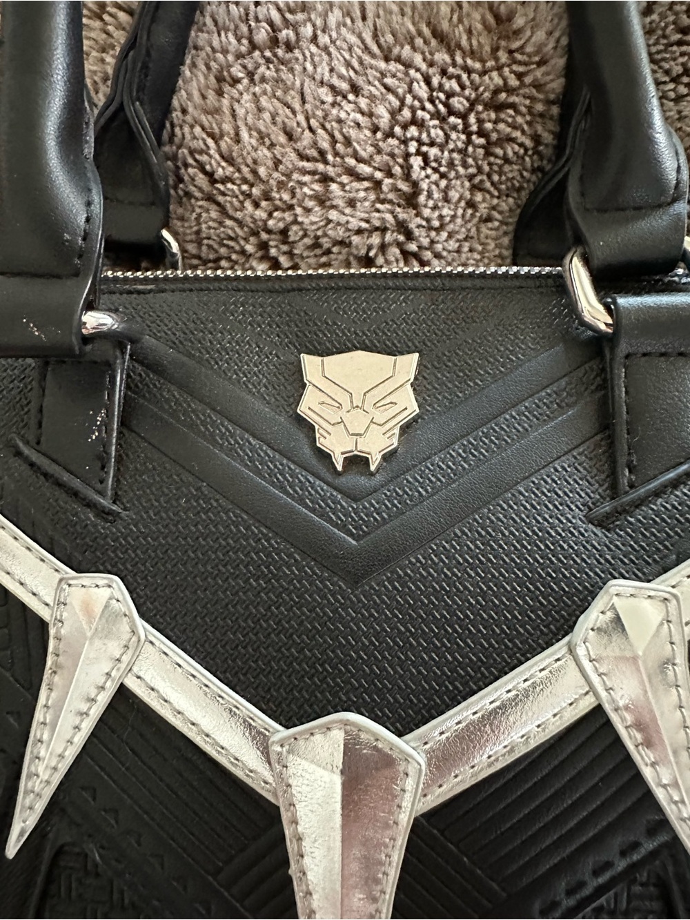 Loungefly Marvel Black Panther Cosplay Crossbody Satchel Bag - Picture 3 of 12